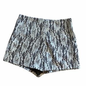 Alythea size small high waist shorts